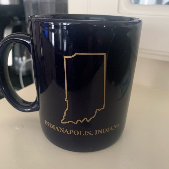 Black & Gold U.S. Marshall’s Mug, Southern Illinois, Preloved - Picture 2 of 3
